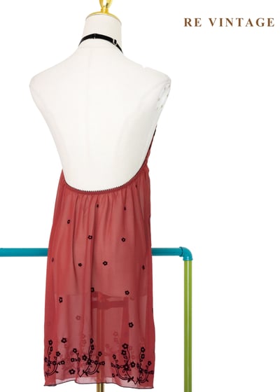 一抹紅露背小花背心/洋裝9