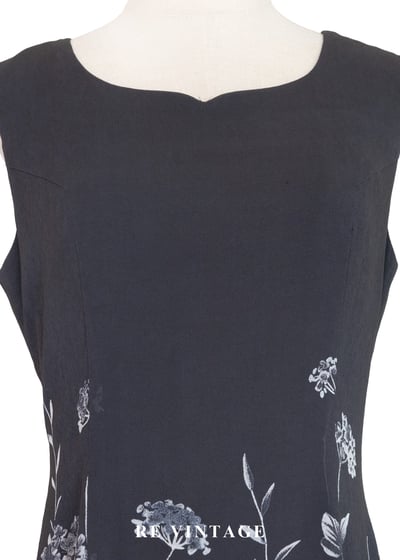 浪漫的白色野花深灰短洋裝5