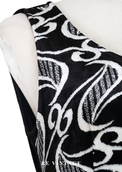 夜色裡的銀白神秘圖騰長洋裝5