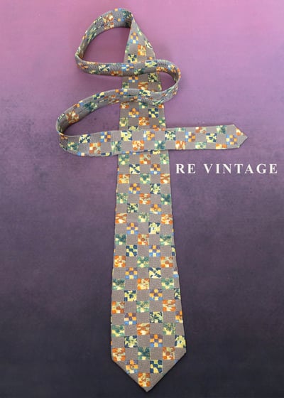 灰色世界裡の彩色方塊領帶6