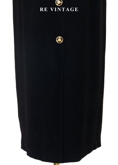 質感單品 - 高冷俐落的高腰金釦黑長裙（28"）4