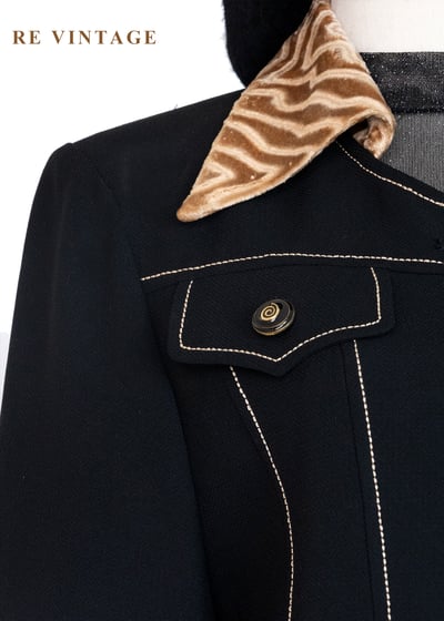 流動黃金黑結構主義上衣短版外套5