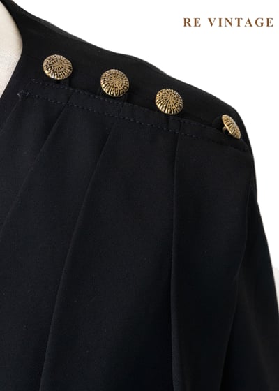 流動微光 - 金釦垂墜感雪紡上衣9