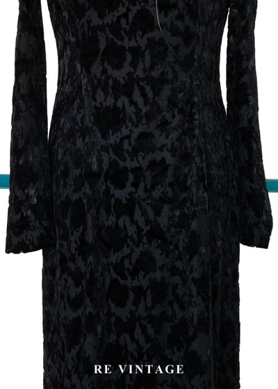 Splash 剪影露肩黑絨長洋裝6