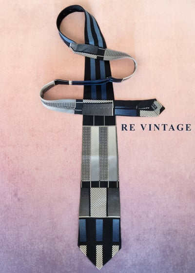 結構未來 - 垂直與水平格律領帶1