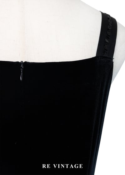 微光天鵝絨黑色連身裙13