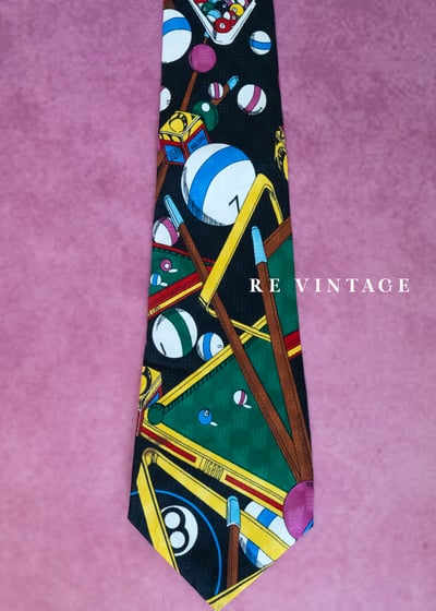 場紳士俱樂部深夜的撞球領帶4