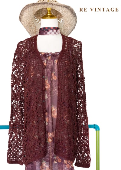 酒紅鉤花暖光透膚罩衫外套1