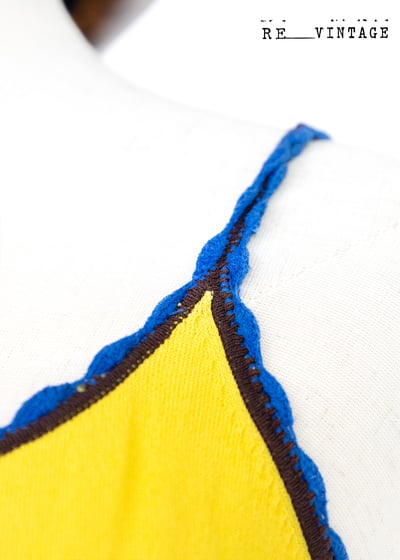 鮮黃色小紅花撞色針織背心5