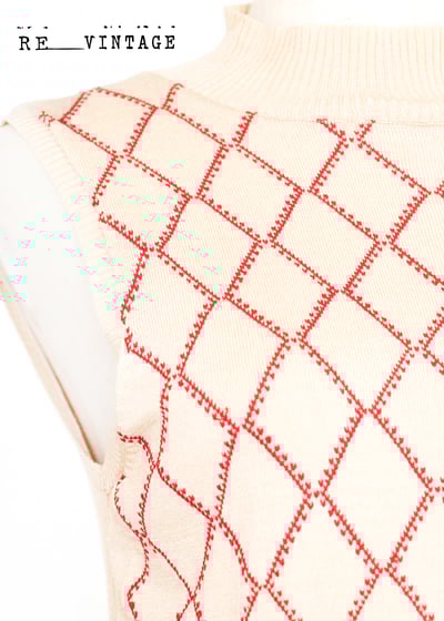 紅紅菱格米白色針織上衣7
