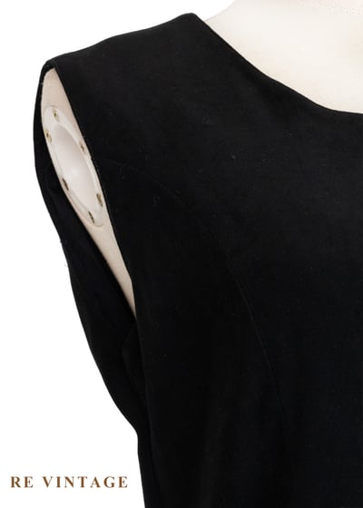 質感單品 - 極簡俐落金釦黑色迷你洋裝5