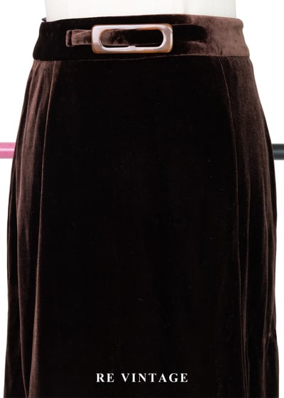 必備單品 - 琥珀方釦深巧克力色絨布短裙（24"）3