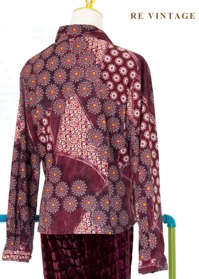 酒紅拼花的秘密訊號上衣9