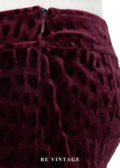 莓果色雕紋紋理絨布長褲（25"）8