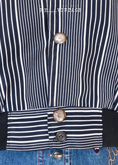 天天深藍線條薄款外套7