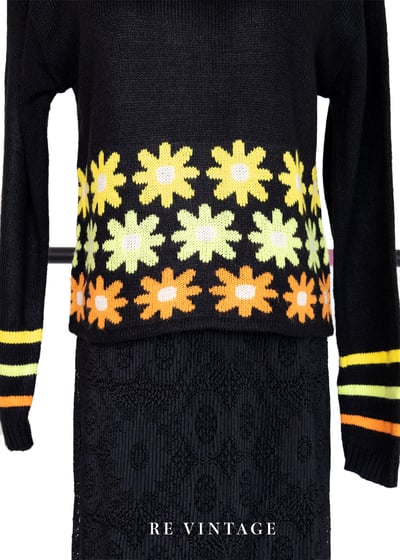 三色小花可愛的針織毛衣4