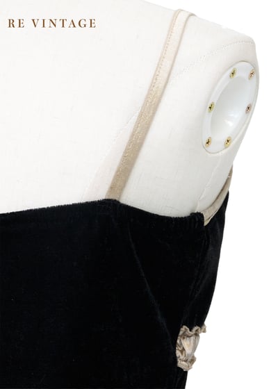 天鵝絨夜曲交響約細肩帶背心9