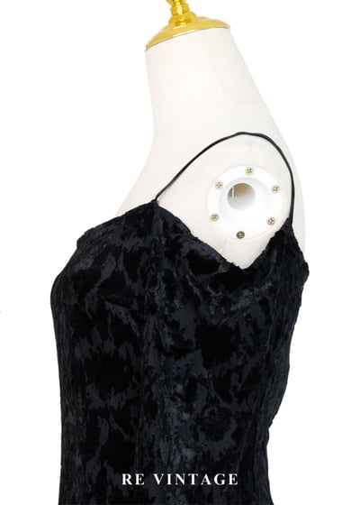 Splash 剪影露肩黑絨長洋裝11