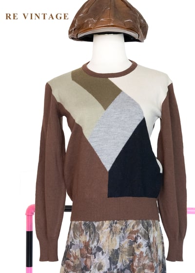 大地色拼接色塊針織毛衣1