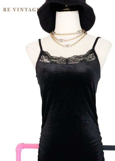 絲絨光澤蕾絲細肩帶洋裝7