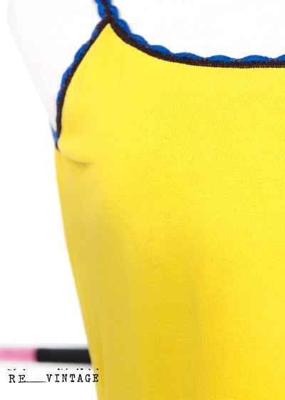 鮮黃色小紅花撞色針織背心11