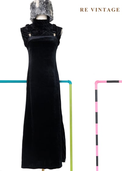 極簡主義 - 銀釦黑絨吊帶長洋裝1