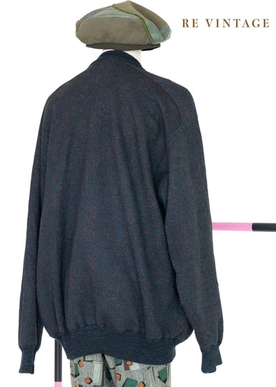 低調的綠棕色大理石紋路針織外套10