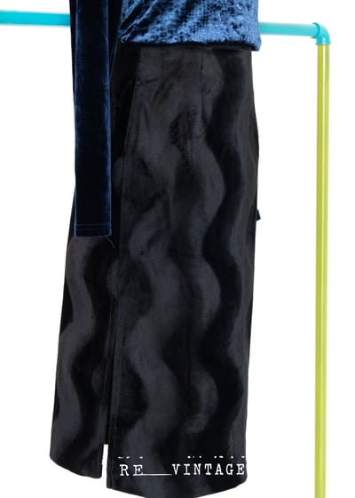 波波紋黑色絨布中長裙（25"）2