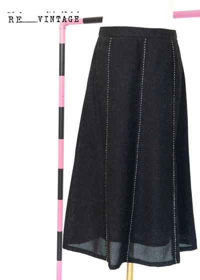 白線條灰黑色中長裙1