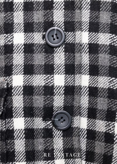 散發可愛氣質的黑灰色格紋毛料西裝外套5