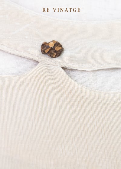 垂墜感超美的米黃色彈性長洋裝3