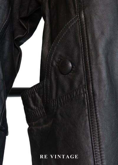 質感單品 - 高冷系大女子主義長版皮外套6