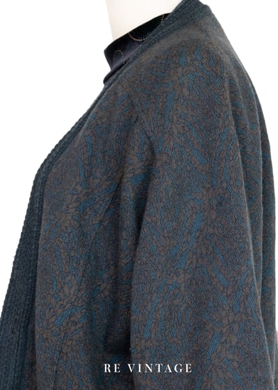 低調的綠棕色大理石紋路針織外套8