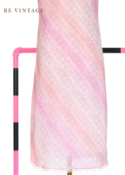 粉紅蛇紋綻放柔和垂墜領洋裝4