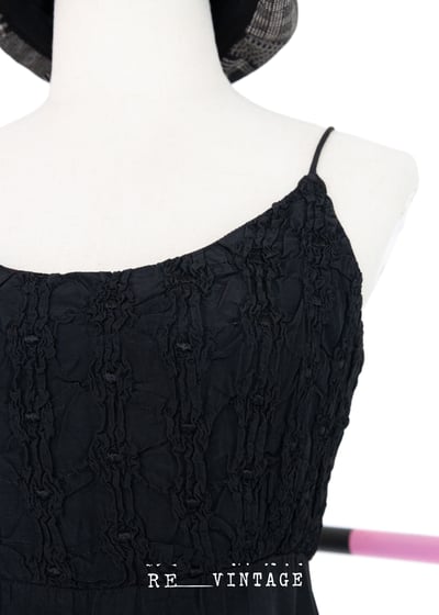 『紐約寶物』氣質の抓皺紋路黑色細肩帶洋裝8