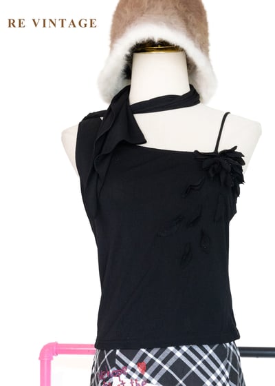 夜色交響曲 - 立體花卉不對稱細肩帶背心1