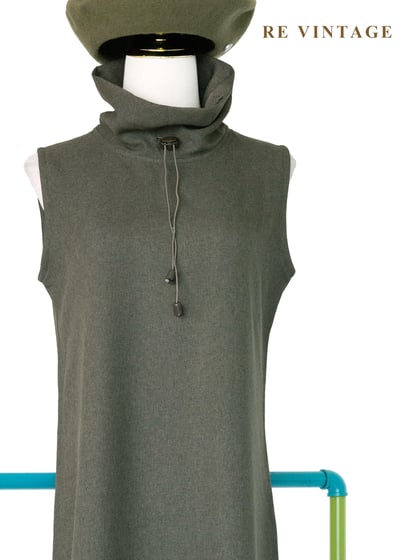 質感單品 - 抽繩領機能感森林綠長洋裝3