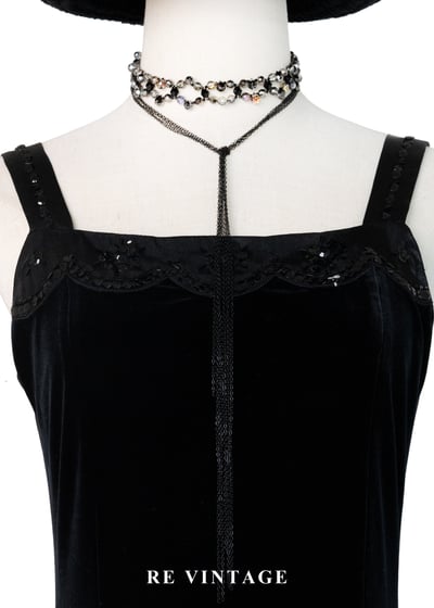 微光天鵝絨黑色連身裙3