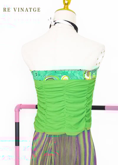 太陽下的草地綠平口上衣6