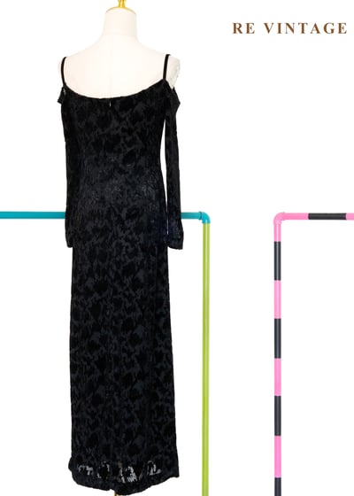 Splash 剪影露肩黑絨長洋裝13