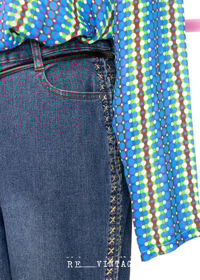 雙色小花刺繡微喇叭牛仔褲8