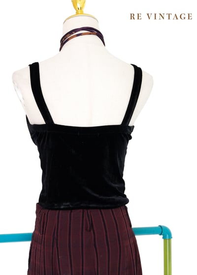 必備單品 - 黑絨布小背心5