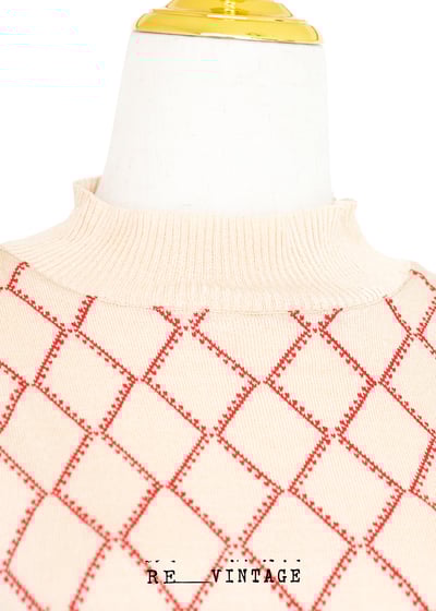 紅紅菱格米白色針織上衣5