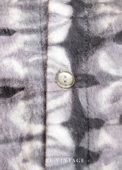 銀灰色の暈染斑紋絨布襯衫11