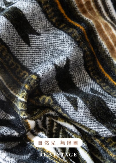 大地系圖騰線條異材絨布上衣12