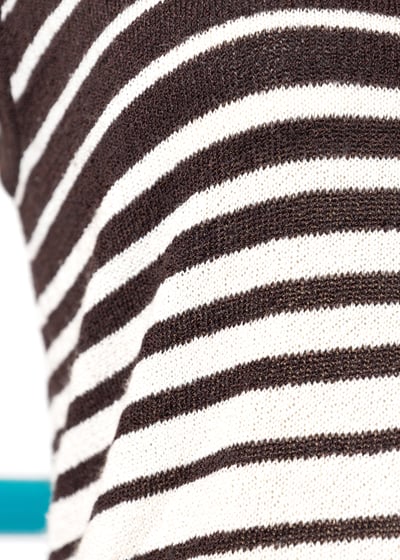 深咖啡色漸變線條薄款針織背心5