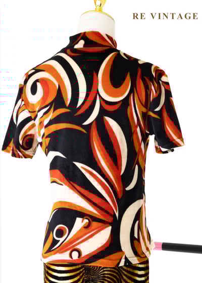 烈火漩渦絨布短袖上衣8