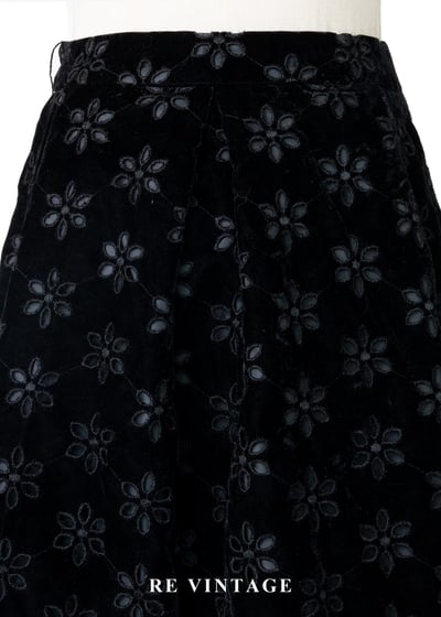 日本製 - 優雅鏤空花磚黑絨美裙（25"）3