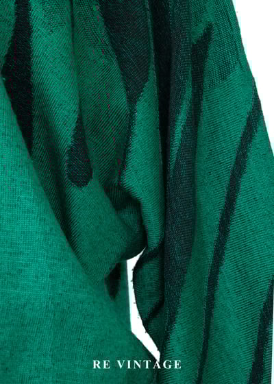 翠綠森林裡孔雀展翅針織毛衣6