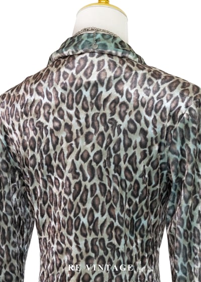 叢林獵手 - 冷調灰綠系豹紋絨布迷你洋裝13